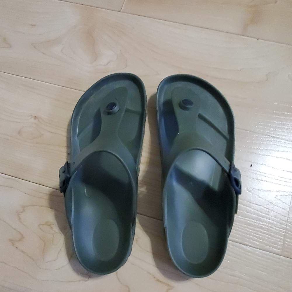 Sandles